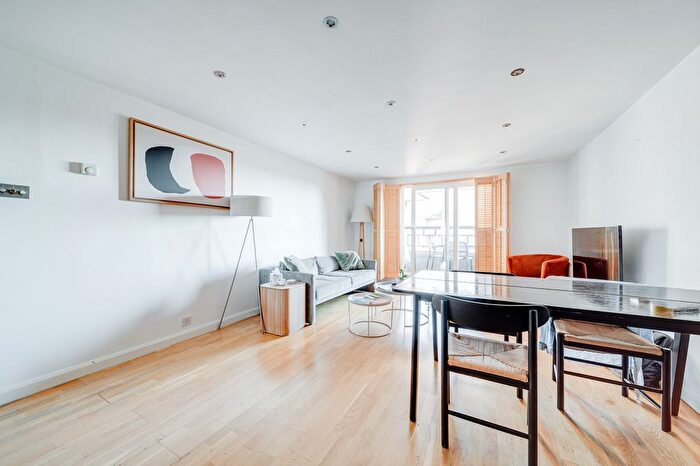 2 Bedroom Flat To Rent In Livingstone Lodge, Carlton Gate, Maida Vale, W9