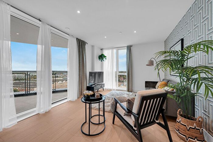 1 Bedroom Flat For Sale In Unit Bookbinder Point, Acton, W3