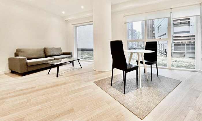 1 Bedroom Flat To Rent In Saffron Central Square, Pinnacle Apartments, CR0