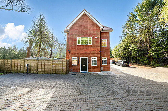 3 Bedroom Detached House For Sale In Pinecoat Drive, Kenley, CR8