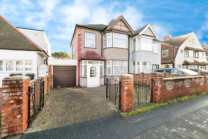 3 Bedroom Semi Detached House For Sale In Roding Lane North, Woodford Green, IG8