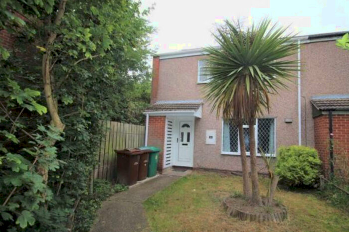 3 Bedroom Terraced House To Rent In Fleming Gardens, Clifton, NG11