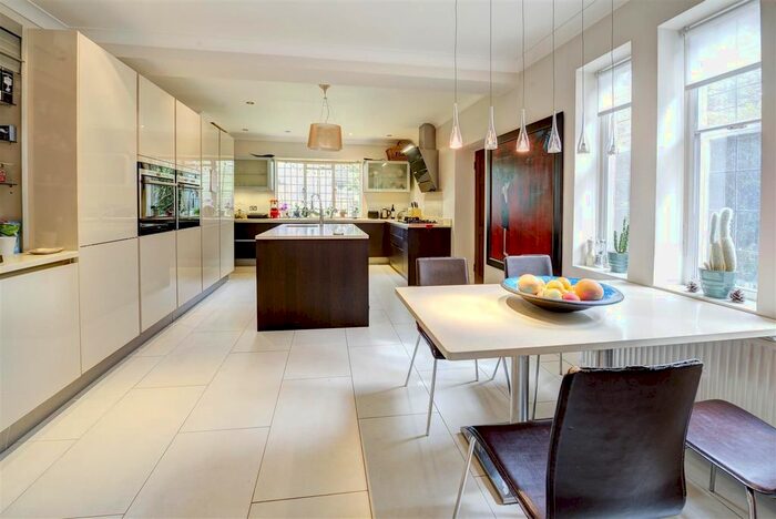 5 Bedroom Detached House To Rent In Greenhalgh Walk, London, N2