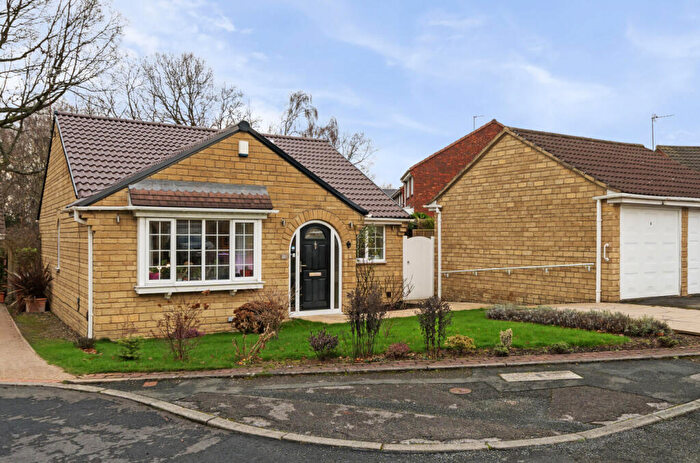 3 Bedroom Bungalow For Sale In Oakdene Gardens, Alwoodley, Leeds, LS17