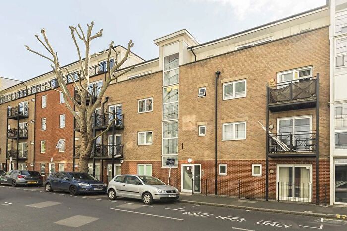 2 Bedroom Flat To Rent In Alscot Road, London, SE1