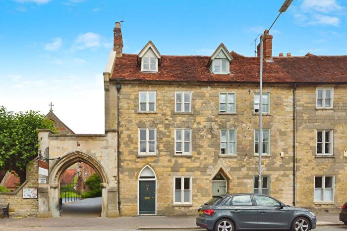 4 Bedroom Town House For Sale In High Street, Stony Stratford, Milton Keynes, MK11
