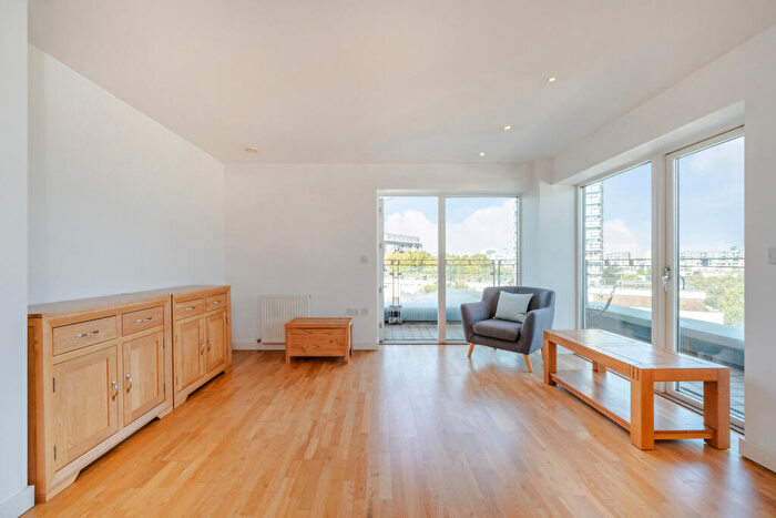 2 Bedroom Flat For Sale In Eyot House, Sun Passage, SE16