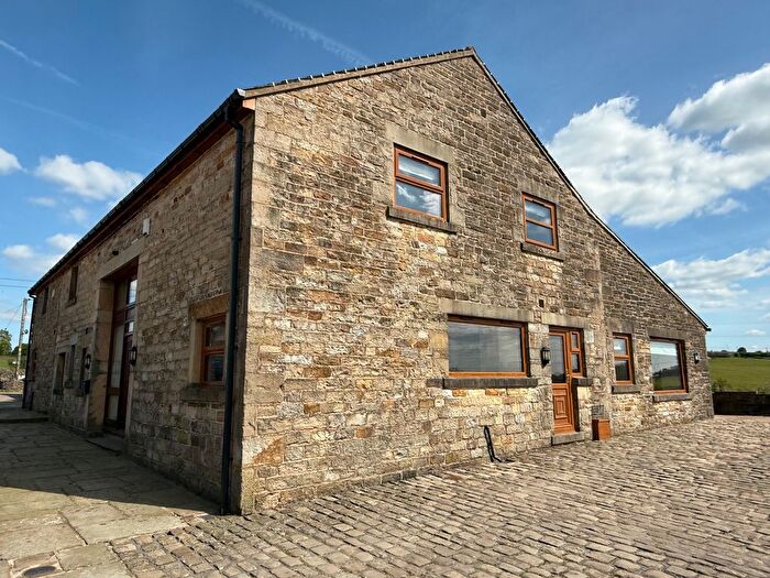 4 Bedroom Barn Conversion To Rent In Walsh Fold, Bolton, BL7
