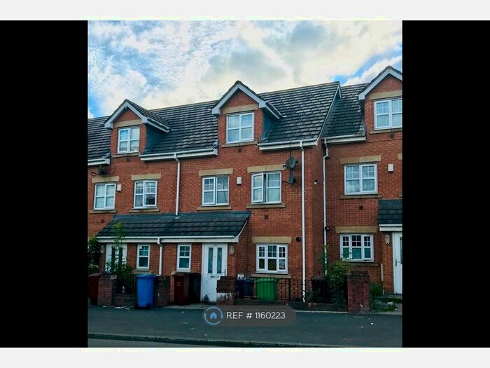 3 Bedroom Terraced House To Rent In Waterloo Road, Manchester M8