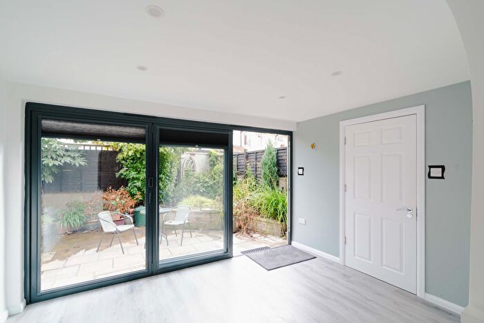 2 Bedroom Semi-detached House For Sale In Hall Street, Bristol, BS3