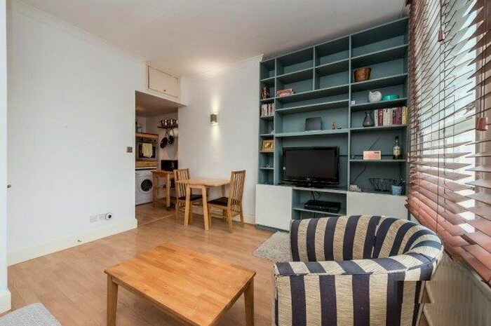 1 Bedroom Flat To Rent In Sinclair Road, Brook Green, W14
