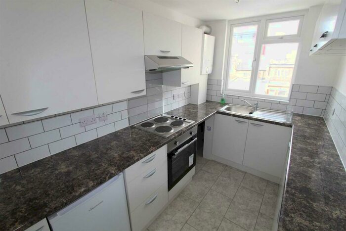 2 Bedroom Flat To Rent In Chichester Road, Southend On Sea, SS1