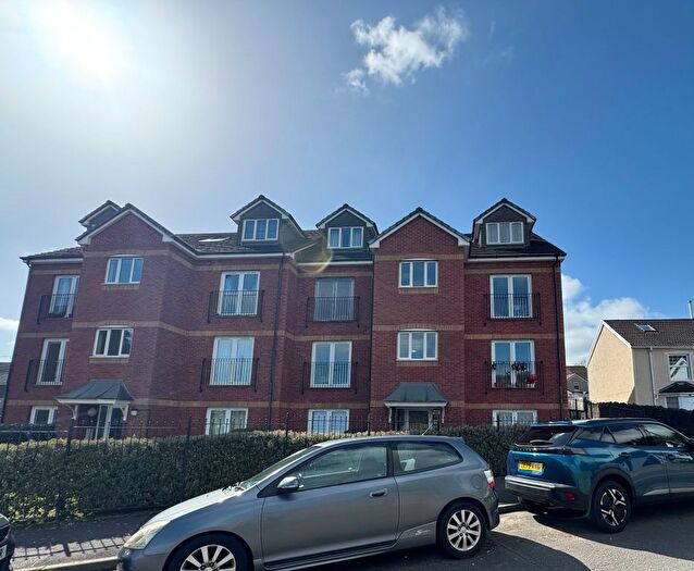 2 Bedroom Flat For Sale In Hall Street, Blackwood, NP12