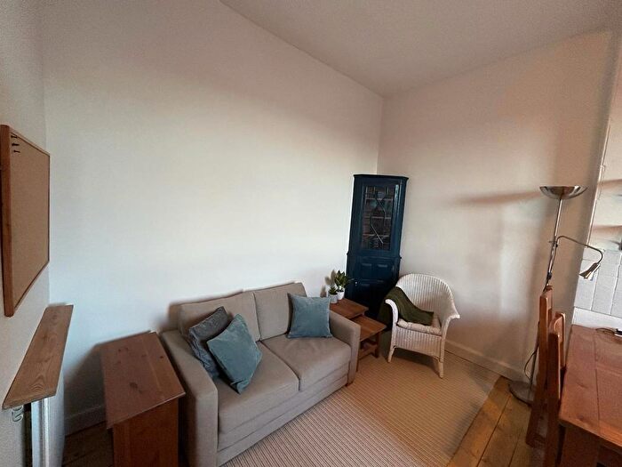 2 Bedroom Terraced House To Rent In Easter Road, Edinburgh, EH7