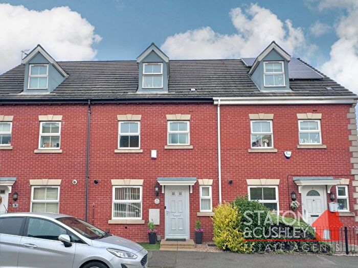 4 Bedroom Town House For Sale In Thoresby Road, Mansfield Woodhouse, NG19