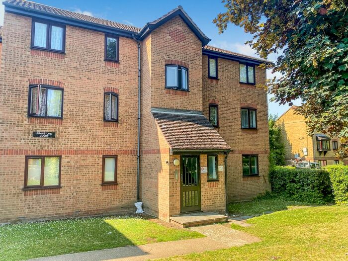 2 Bedroom Flat To Rent In Branstone Court, Linnet Way, Purfleet, RM19