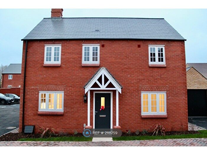 3 Bedroom Detached House To Rent In Cumbria Close, Towcester, Northamptonshire, NN12