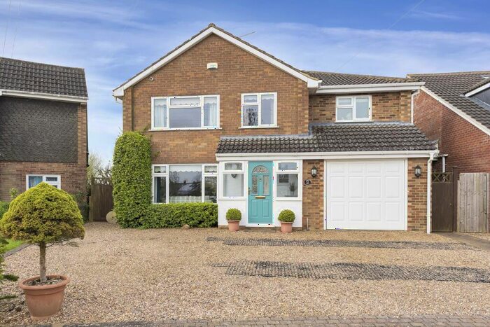 4 Bedroom Detached House For Sale In Stockerston Crescent, Uppingham, LE15