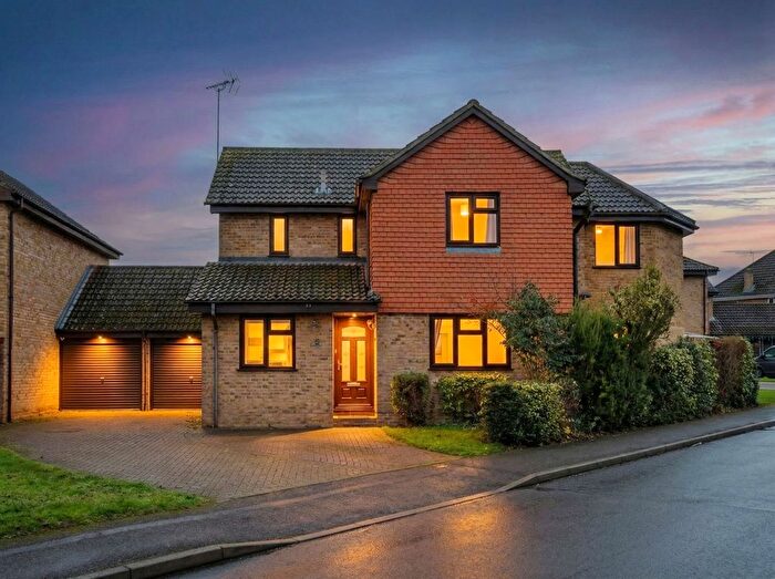 4 Bedroom Detached House For Sale In Dorset Way, Wokingham, RG41