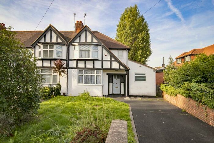 4 Bedroom Semi-Detached House To Rent In Roding Road, Loughton, IG10