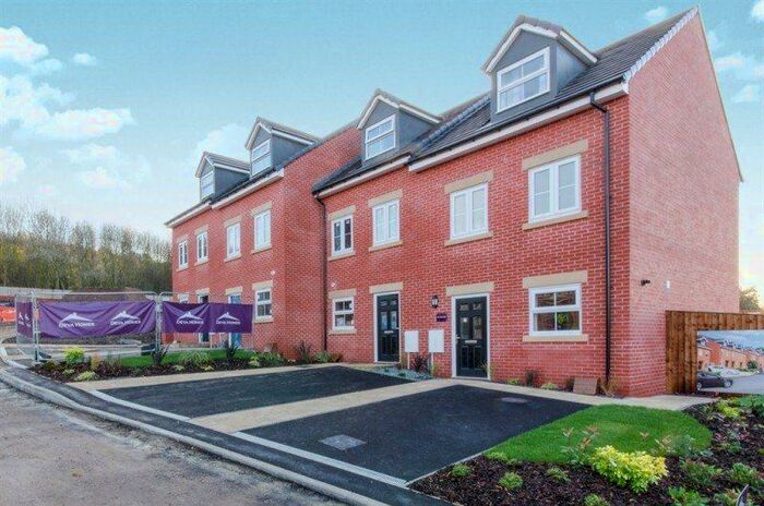 3 Bedroom Town House To Rent In Harper Rise, Denaby Main, DN12