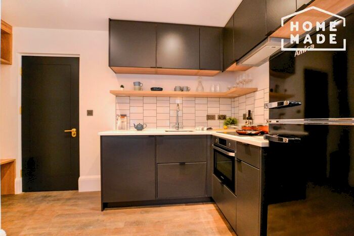 Studio To Rent In Node, Brixton, SE24