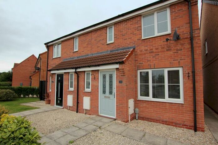 3 Bedroom Semi-Detached House To Rent In Richmond Lane, Kingswood, Hull, HU7