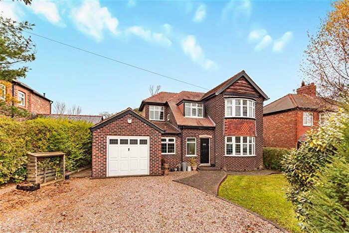 3 Bedroom Detached House For Sale In Stockport Road, Thelwall, Warrington, WA4