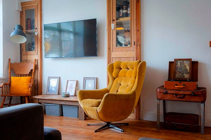 3 Bedroom Detached House For Sale In High Street, Nelson, CF46