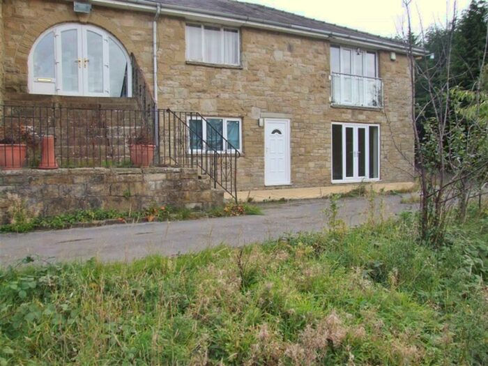 3 Bedroom Flat To Rent In Mytholm Ridge, Halifax Old Road, Halifax, HX3