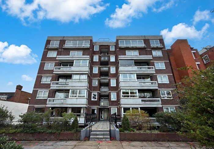2 Bedroom Flat For Sale In Marlborough, - Maida Vale, London, W9