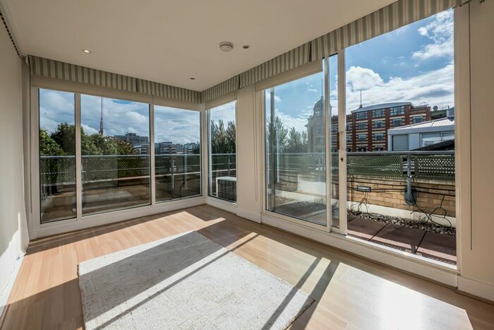 3 Bedroom Town House To Rent In St. Edmunds Square, London, SW13