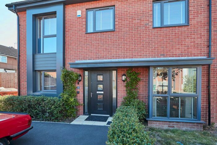 3 Bedroom Link Detached House To Rent In Greenfinch Road, Coventry, CV4