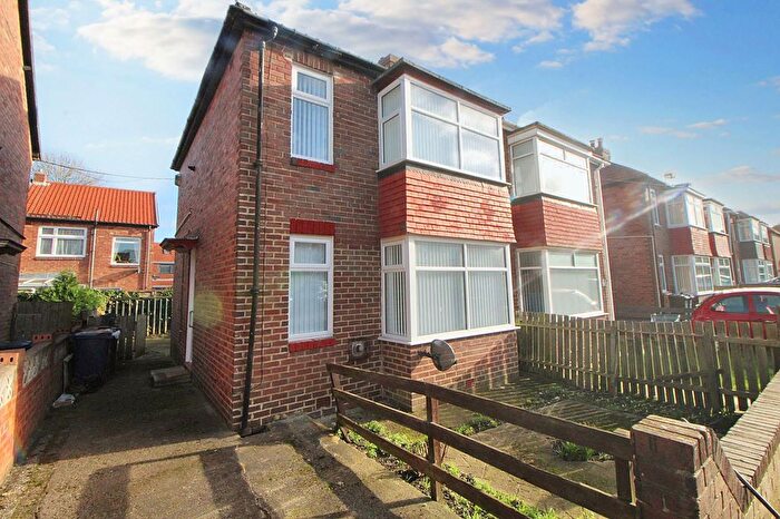3 Bedroom Semi Detached House For Sale In Rennington Place, Newcastle Upon Tyne, NE5