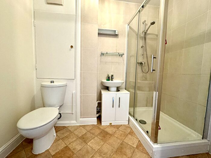 1 Bedroom Flat For Sale In Cedar Lodge, Hartley Wintney, RG27