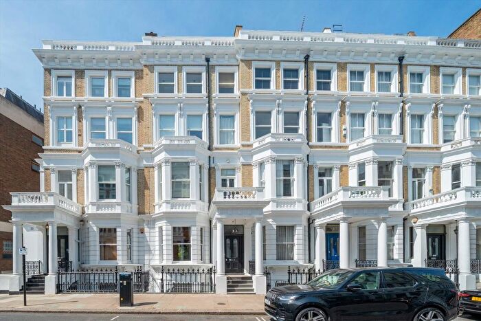 3 Bedroom Flat To Rent In Lexham Gardens, Kensington, W8