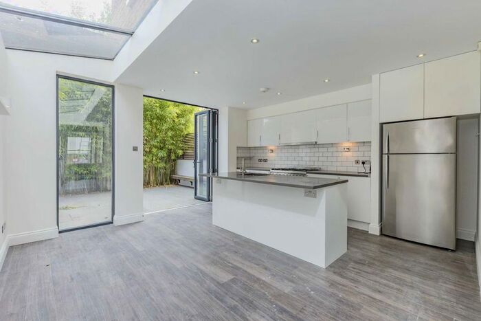 4 Bedroom Terraced House To Rent In Latimer Road, London, W10