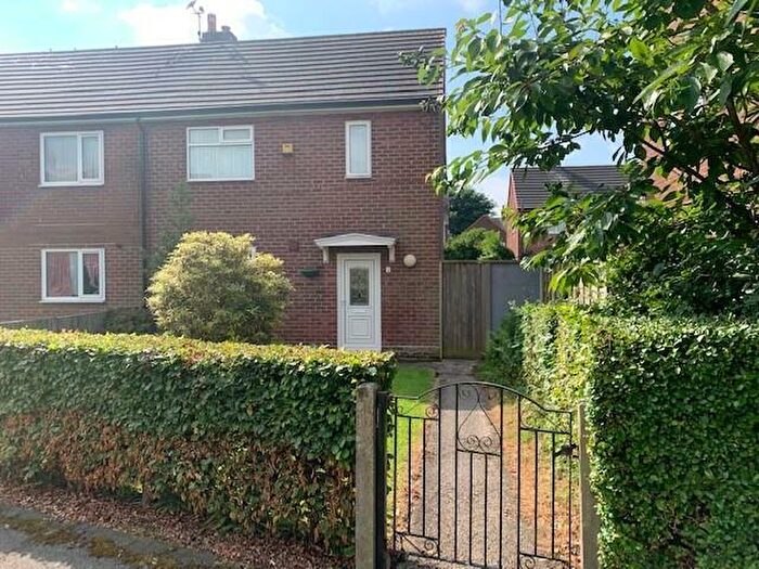 2 Bedroom Semi-Detached House To Rent In Colyton Walk Peel Hall Wythenshawe Manchester, M22