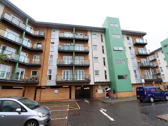 1 Bedroom Apartment To Rent In Parkhouse Court, Hatfield, Hertfordshire, AL10