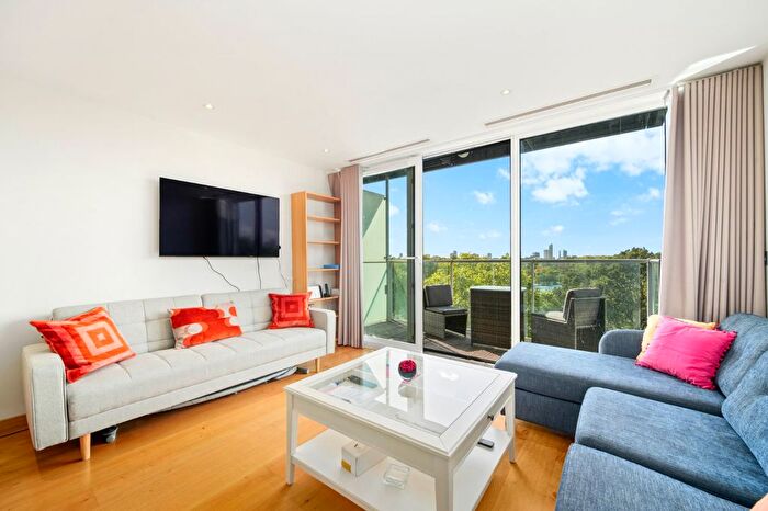 2 Bedroom Flat For Sale In Eustace Building, Queenstown Road, SW11