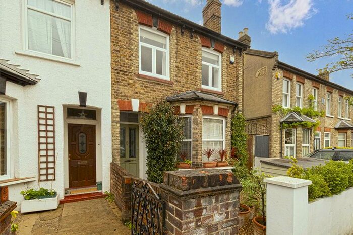2 Bedroom Flat To Rent In St. Dunstans Road, London, W7