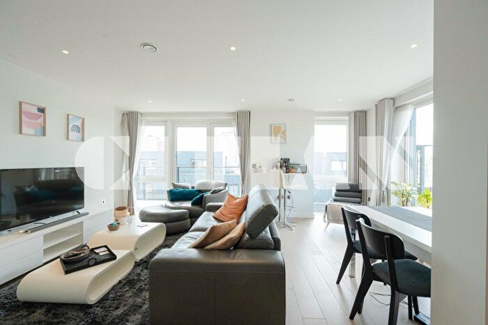 2 Bedroom Apartment To Rent In The Cooper Building, Wharf Road, Old St, London, N1