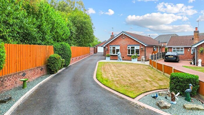 3 Bedroom Detached Bungalow For Sale In Applecorn Close, Sutton Leach, WA9