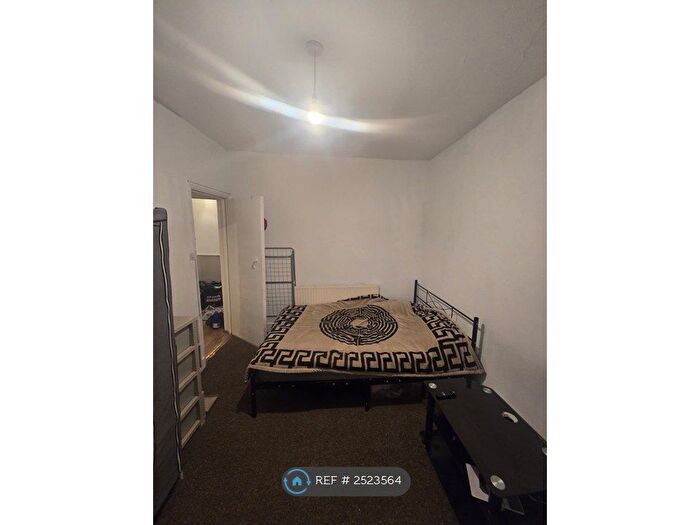 2 Bedroom Flat To Rent In Farmilo Road, London, E17