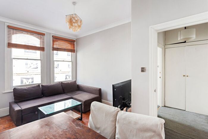 2 Bedroom Flat To Rent In Fulham Road, London, SW6