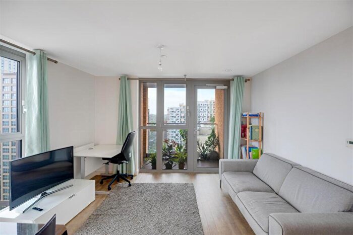 2 Bedroom Apartment To Rent In Roma Corte, Lewisham, SE13