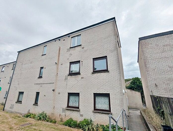 2 Bedroom Flat For Sale In Lake View Close, Porthcawl, CF36