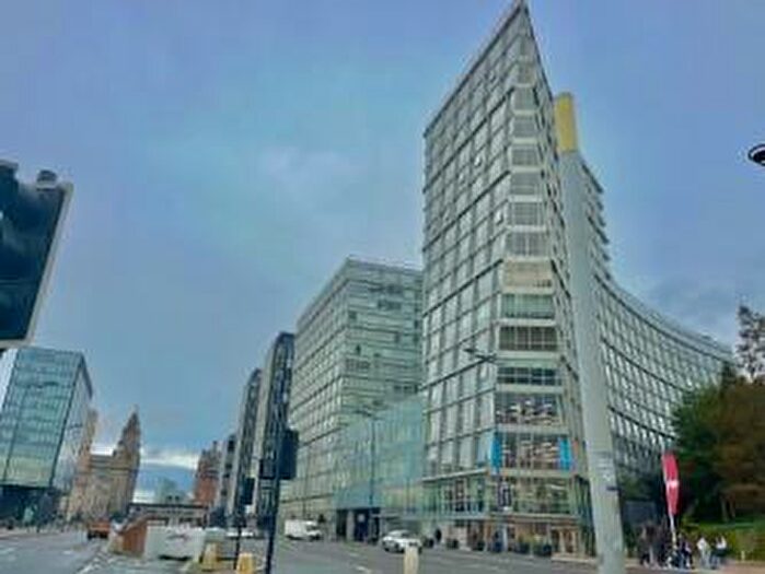 Apartment To Rent In Strand Street, Liverpool, L1