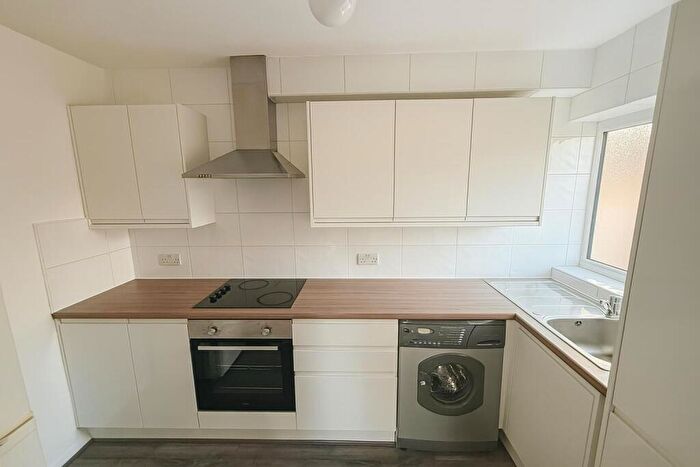 1 Bedroom Flat To Rent In Hertford Road, Enfield, EN3