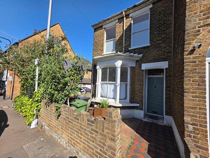 3 Bedroom End Of Terrace House For Sale In Milton Road, London, E17